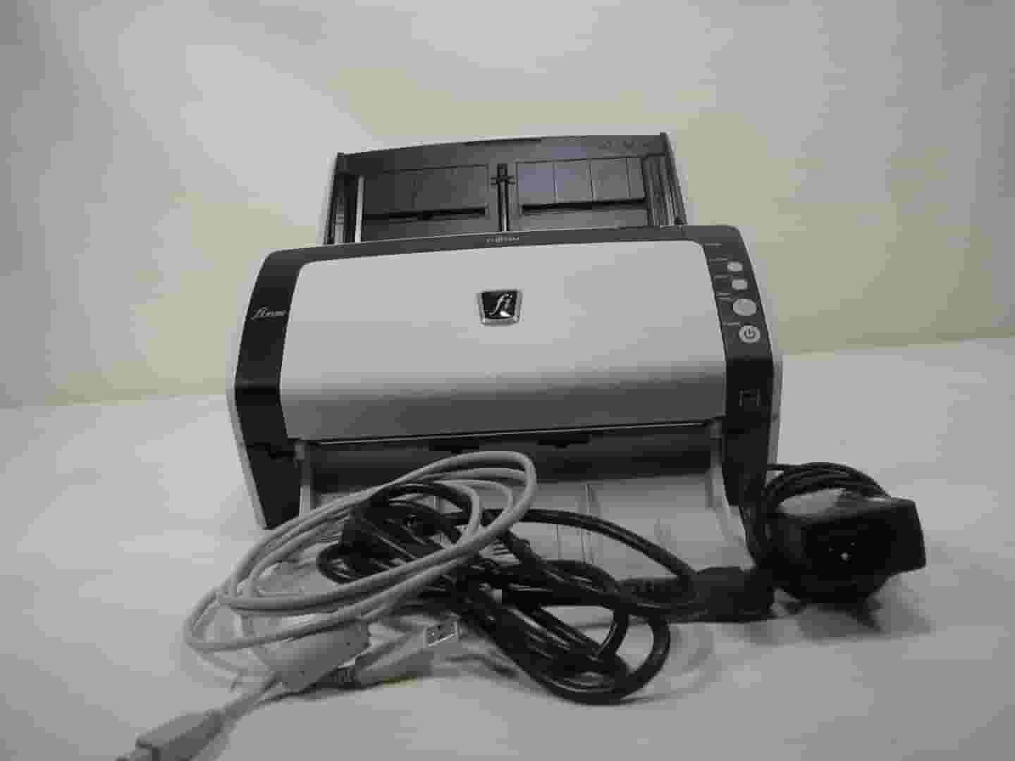 خرید اسکنر بایگانی Fujitsu fi-6130Z