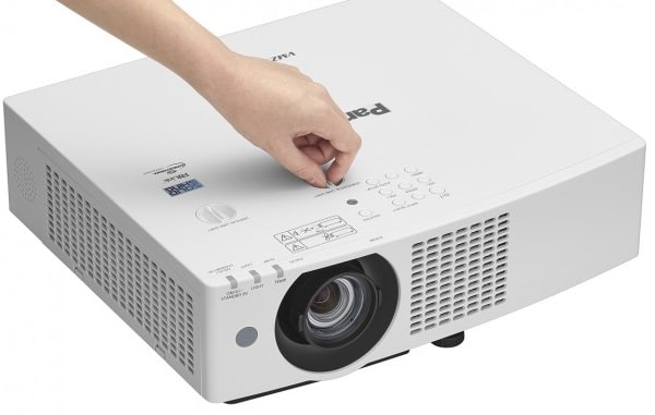 دستگاه ویدئو پروژکتور لیزری PT-VMZ60