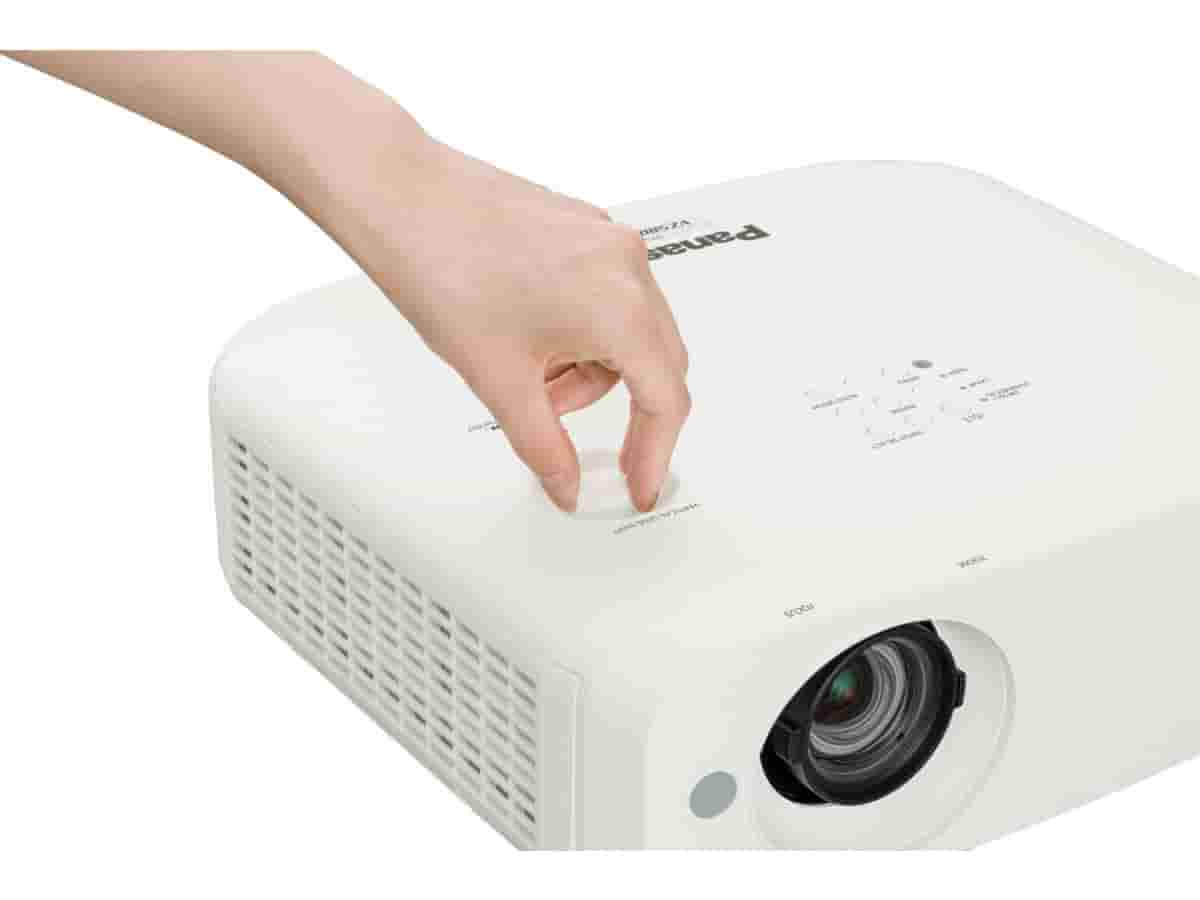 خرید ویدئو پروژکتور پاناسونیک PT-VZ580